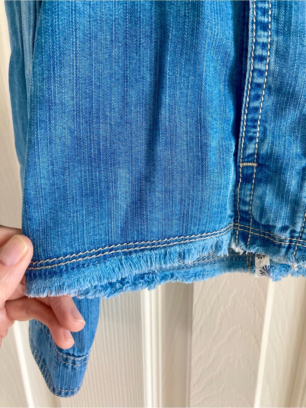 Tommy Bahama Light Blue Denim Jacket/shirt - Picture 4 of 8
